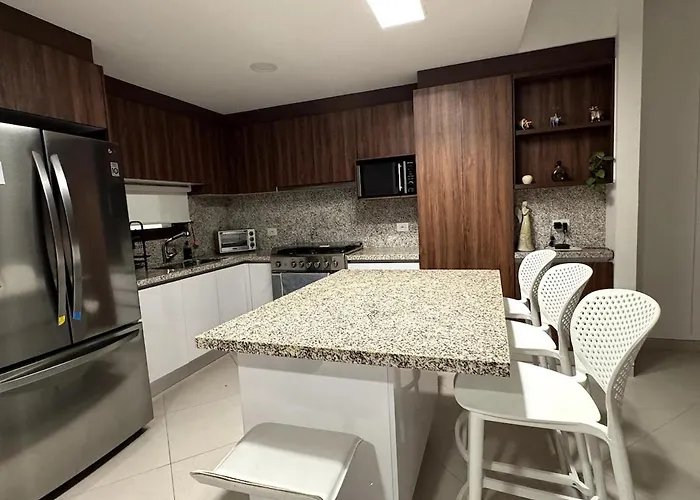 Apartment Luxury Oasis Pools, Rooftop & Paddle, Tennis